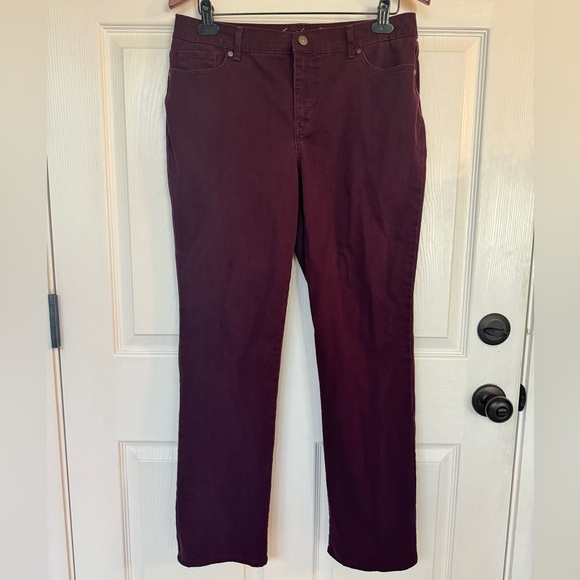GLORIA VANDERBILT Slimming Effect Rail Straight Leg Jeans - Plum Wine - Size 12 - Picture 3 of 12